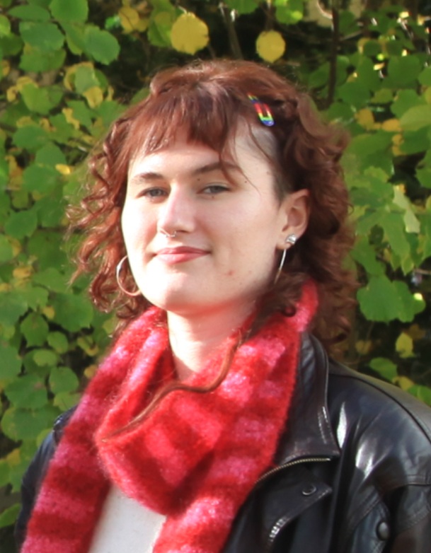 Zoe ODonghue mit oe Puenktchen ueber zoE F12CG